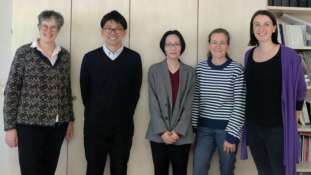Das Foto zeigt Mitarbeiter*innen des PLAZ und die Wissenschaftler*innen aus Japan
